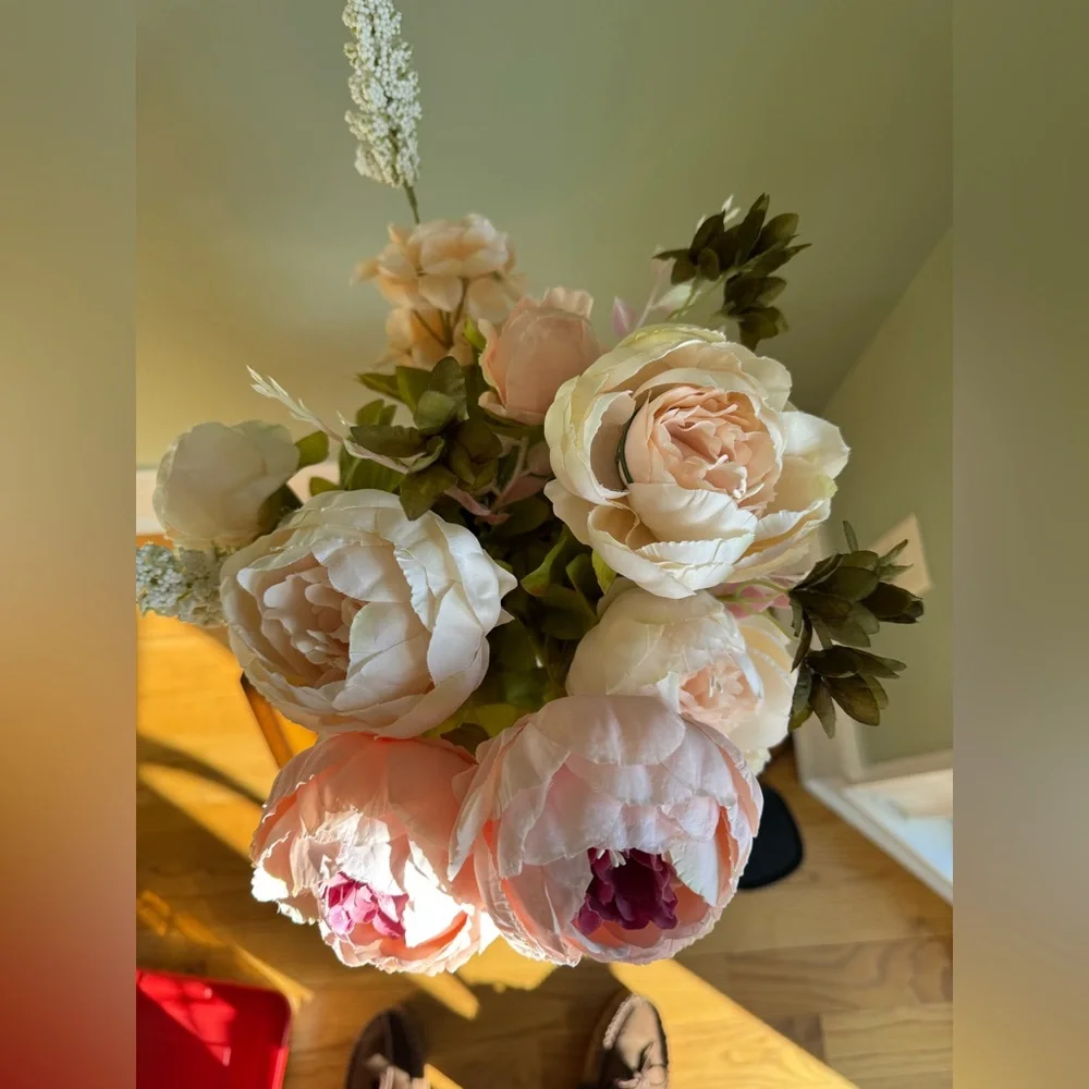 COPY - COPY - NWT Elegant Vintage Inspired Artificial Peony Bouquet